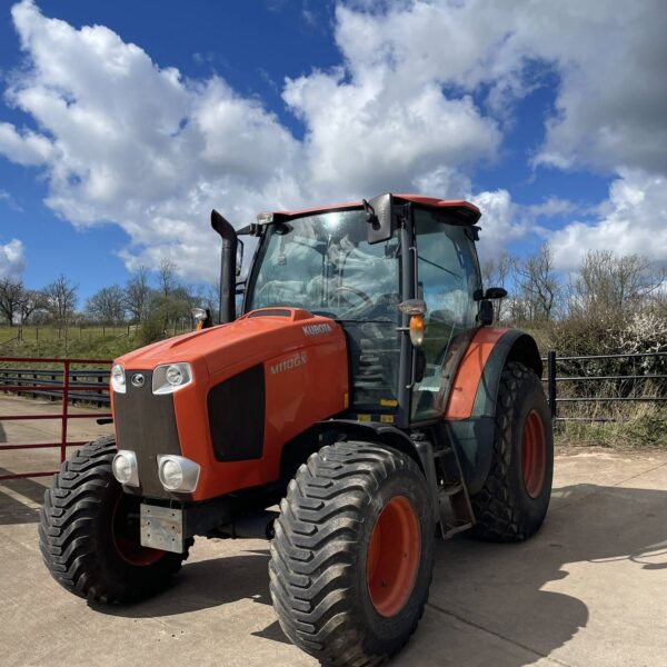 Kubota M110GX-II tractor